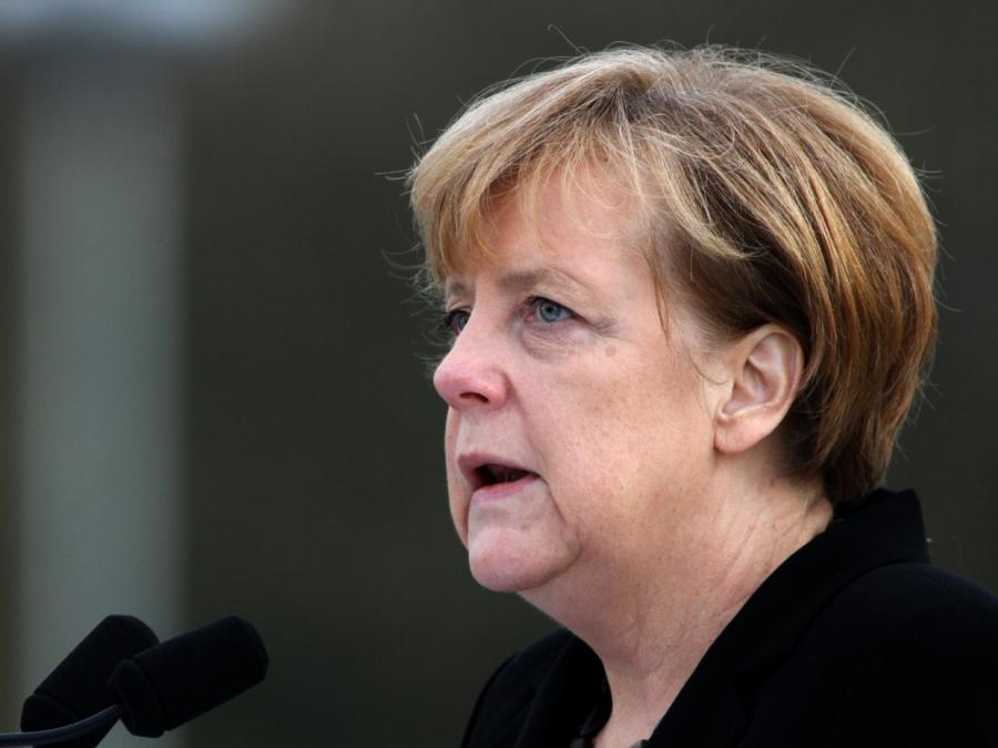 Merkel gegen Schlussstrich unter NS-Zeit