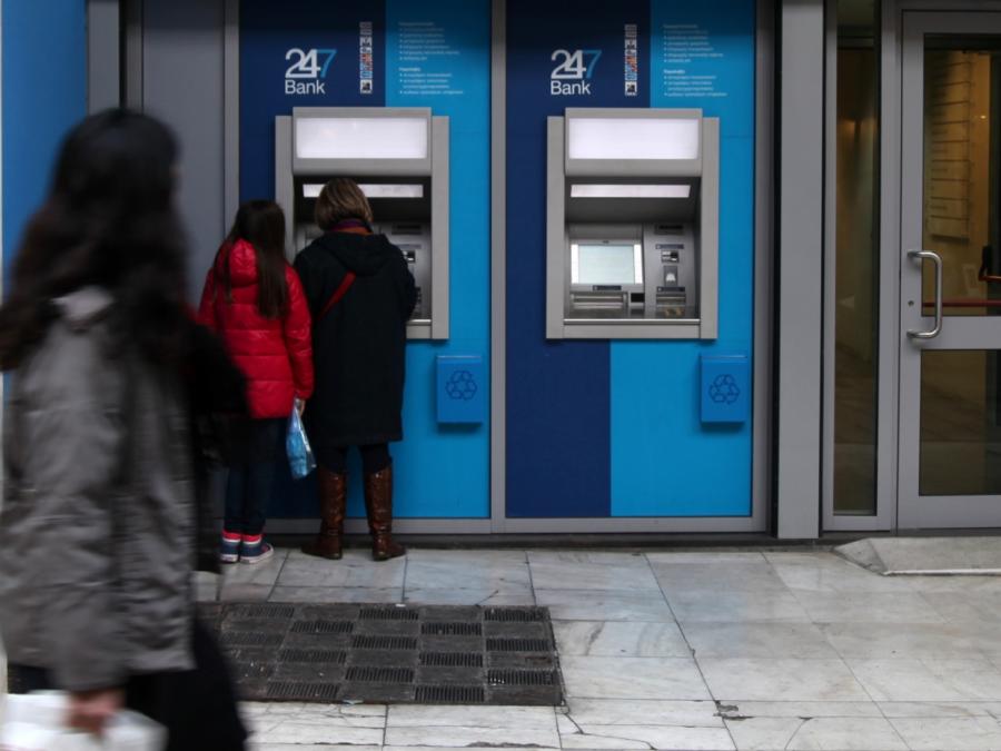 Bericht: Griechische Bevölkerung hebt wieder vermehrt Geld ab
