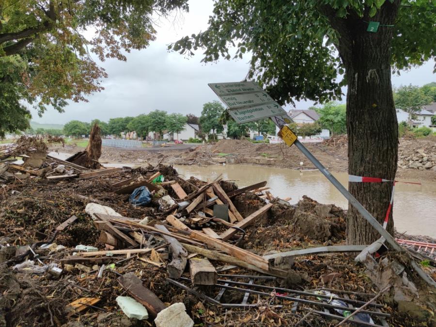 Ein Jahr Flutkatastrophe: DRK will Gleichstellung aller Helfer