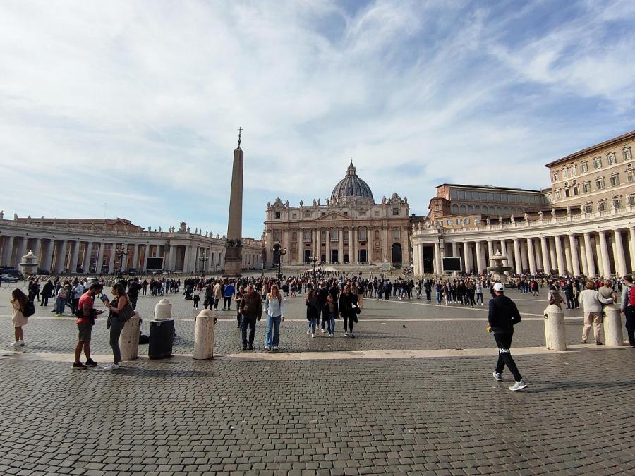 Kardinal Marx wirft Vatikan Intransparenz vor