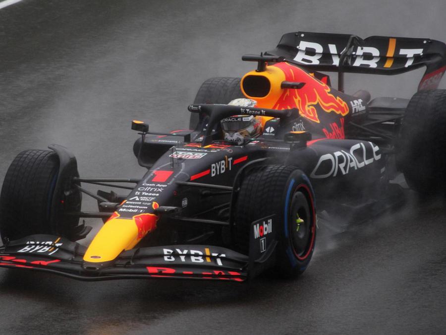 F1: Verstappen gewinnt Regenrennen in Japan und verteidigt WM-Titel