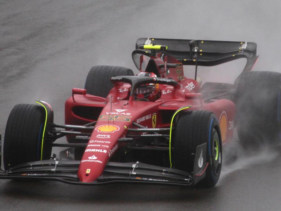 Formel 1: Sainz Jr. holt Pole im Regen von Silverstone