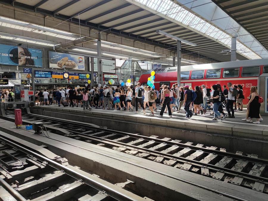 Auch im Juli deutlich mehr Bahnreisen durch 9-Euro-Ticket