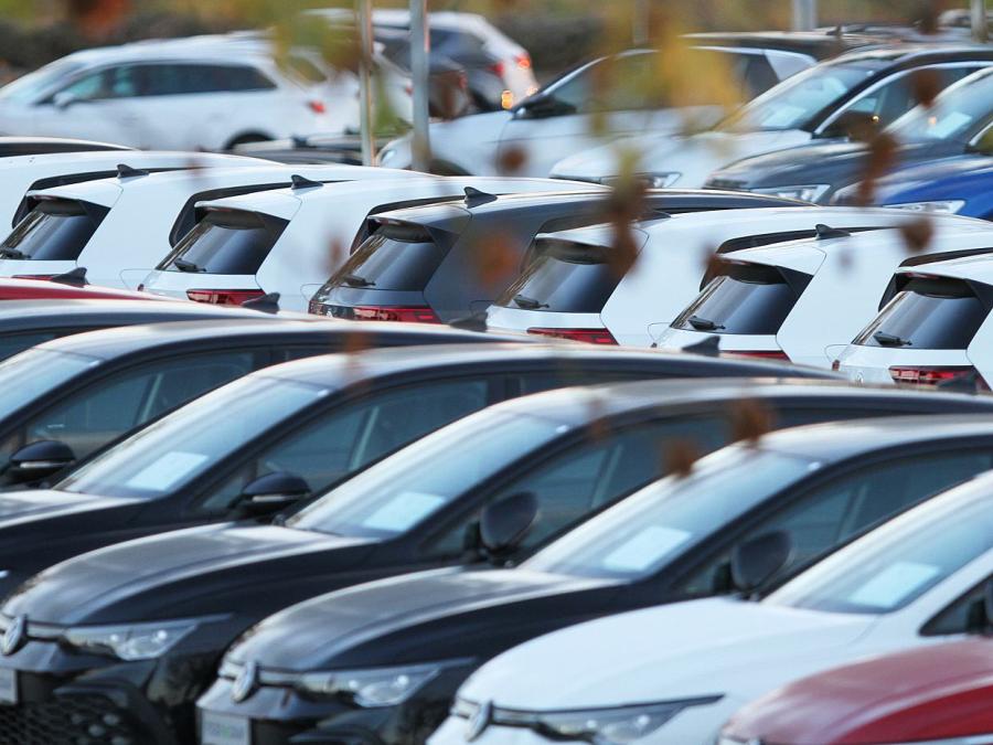 Geschäfte deutscher Autobauer erneut leicht verbessert