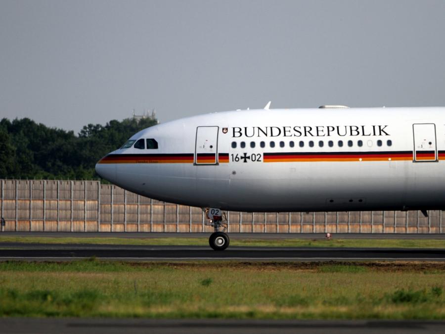Baerbock muss Auslandsreise wegen Flugzeugpanne unterbrechen