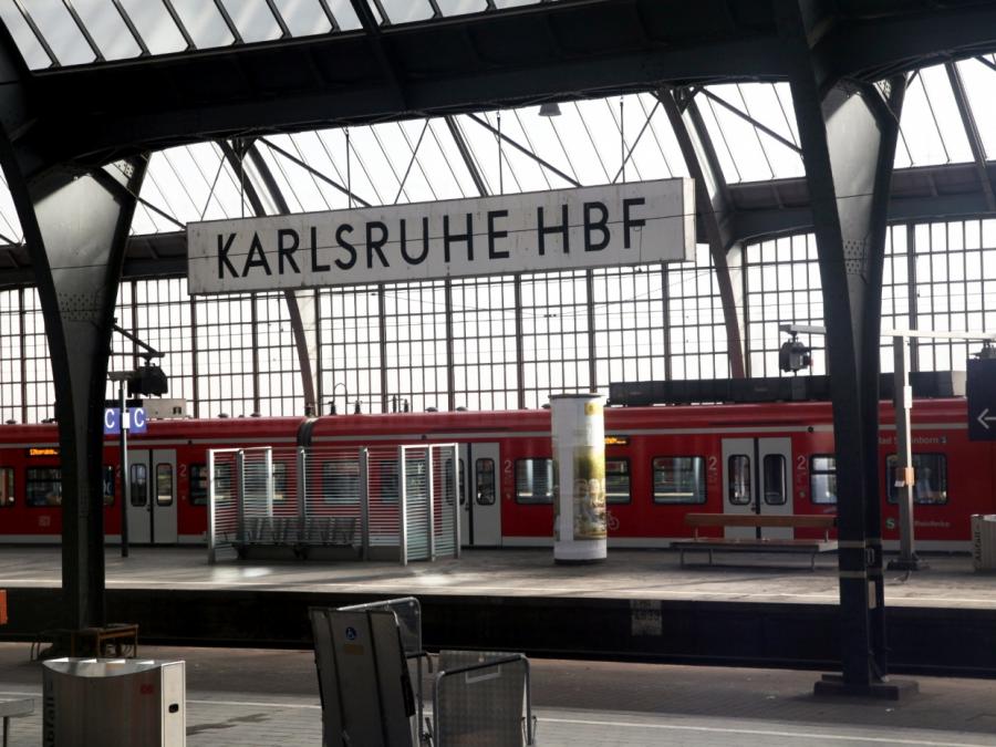 Mann am Karlsruher Hauptbahnhof niedergestochen