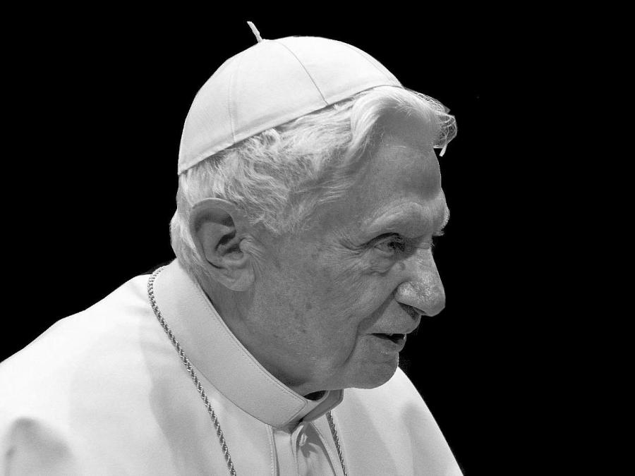 Umfrage: Geringes Interesse an Tod von Benedikt XVI.