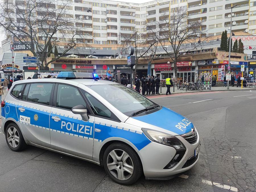 Berlins Polizeipräsidentin mit Kottiwache zufrieden