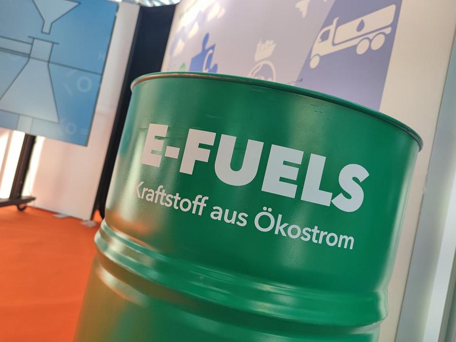 VDA sieht E-Fuels als Idee der Zukunft ohne Erfolgsgarantie