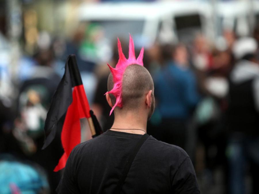 Punker errichten erneut Protest-Camp auf Sylt