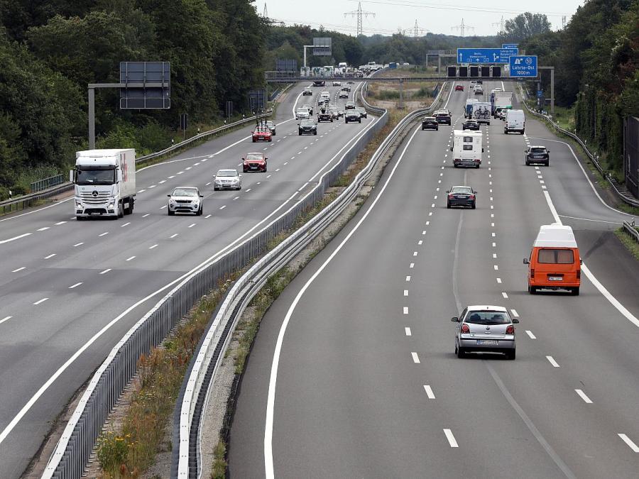NRW-Verkehrsminister kritisiert Sparpläne für Autobahnen