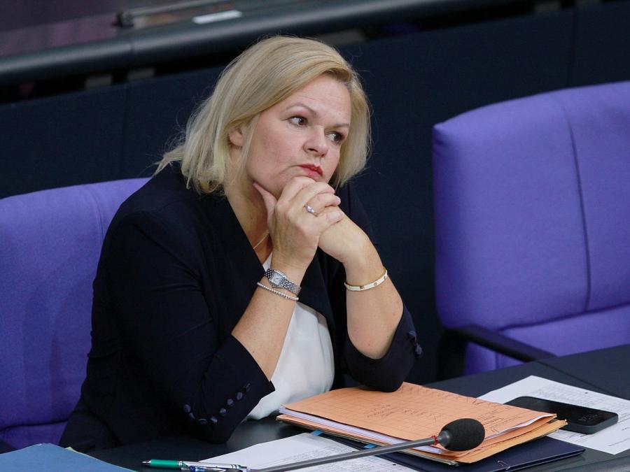 Bericht: Faeser bleibt auch bei Wahlniederlage Innenministerin