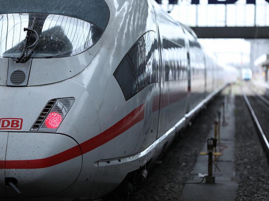 Bahn will Mobilfunkempfang in ICEs verbessern