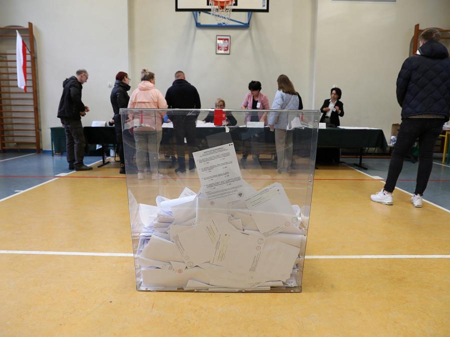 Wahlbeteiligung in Polen zum Mittag höher als vor vier Jahren