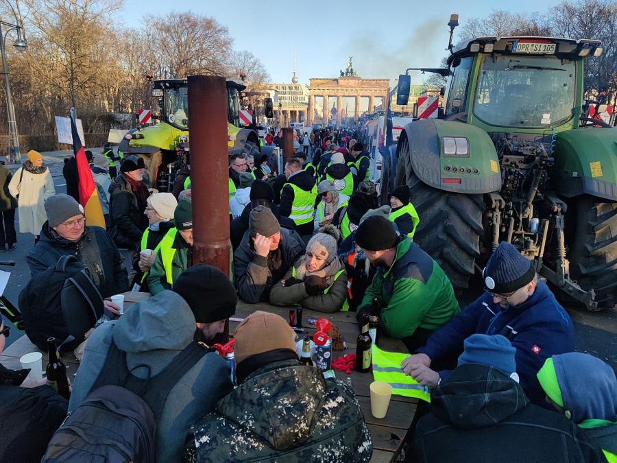 Großer Andrang zu Bauernprotesten in Berlin