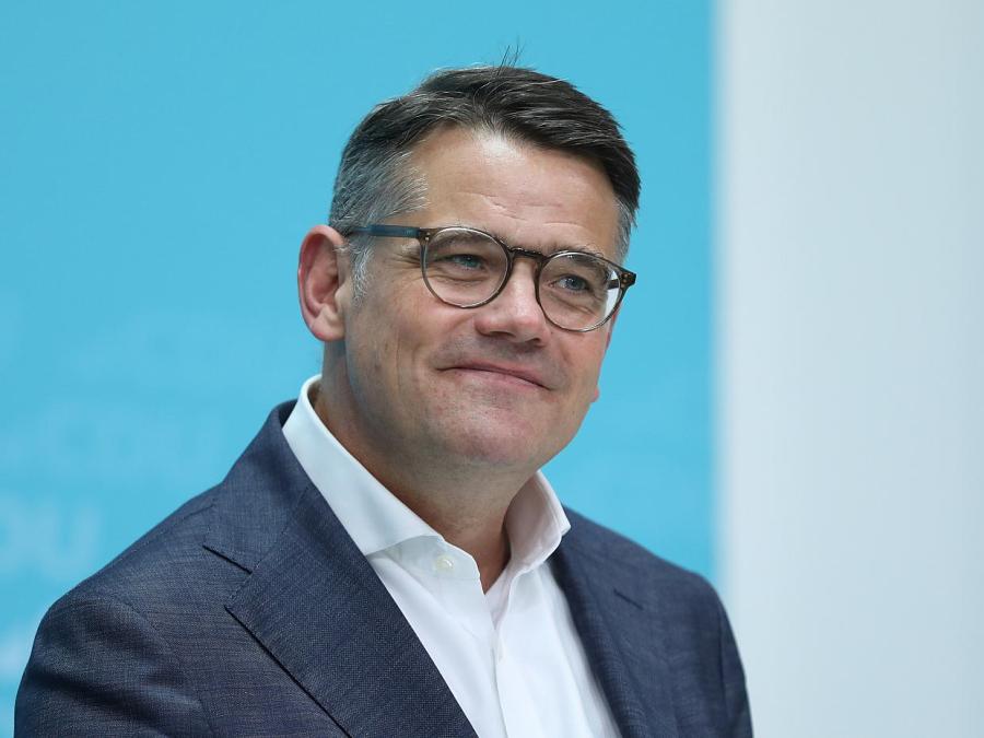 Rhein als Hessens Ministerpräsident wiedergewählt