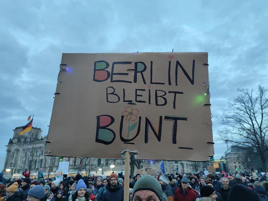 Steinmeier fordert breites Bündnis gegen Extremismus