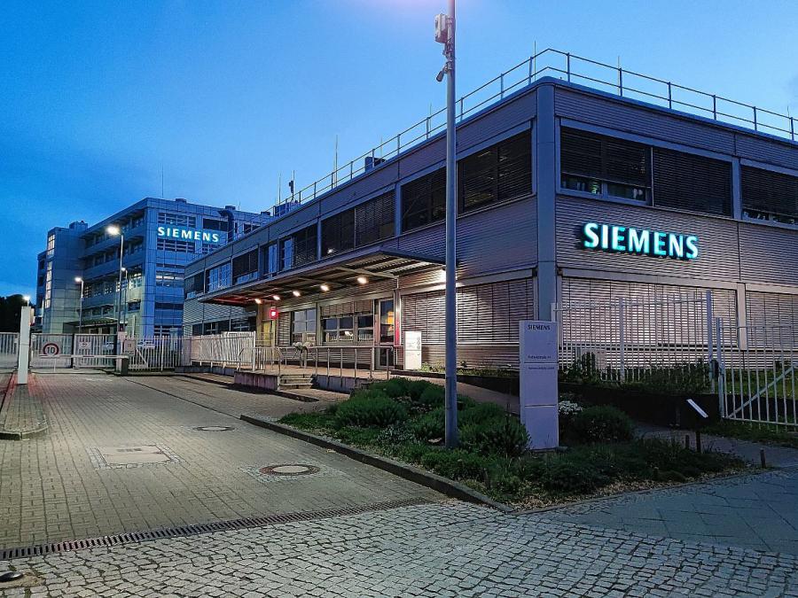 Siemens und Mercedes-Benz warnen vor Extremisten in Europa