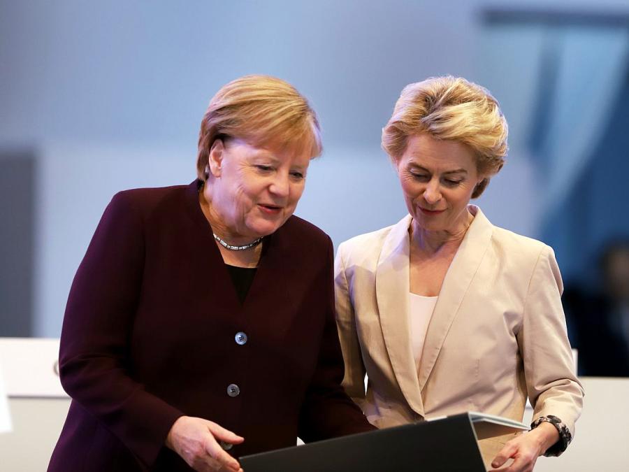 Von der Leyen hat noch regelmäßig Kontakt zu Merkel