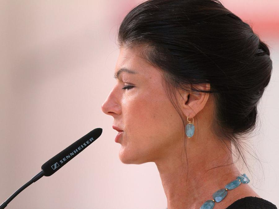 Wagenknecht will im Bundestag über Verbrenner-Aus abstimmen