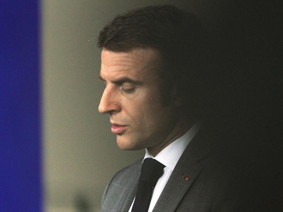 Linksbündnis gewinnt Frankreich-Wahl - Macron hält sich zurück