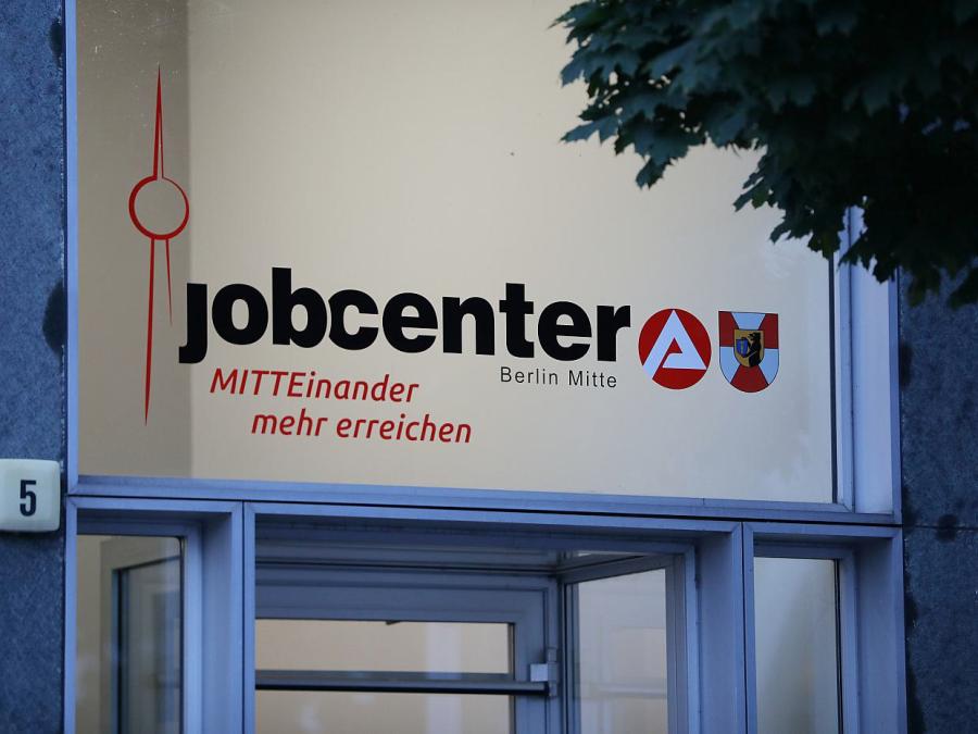 Jobcenter können Bürgergeld-Empfänger bald monatlich einbestellen