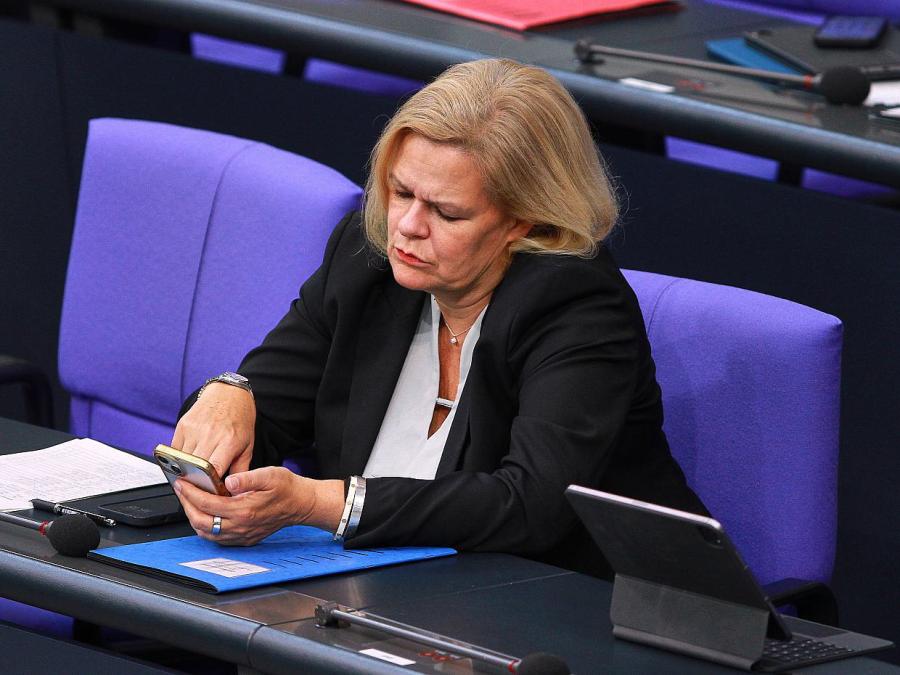 Faeser verspricht enge Abstimmung mit Nachbarstaaten an den Grenzen