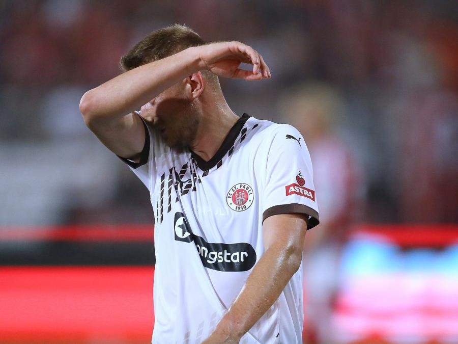 1. Bundesliga: St. Pauli bleibt auch in Augsburg ohne Punkte