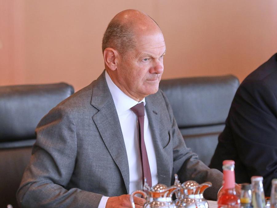 Scholz blickt mit Zahnschmerzen auf künftige Koalitionsbildungen