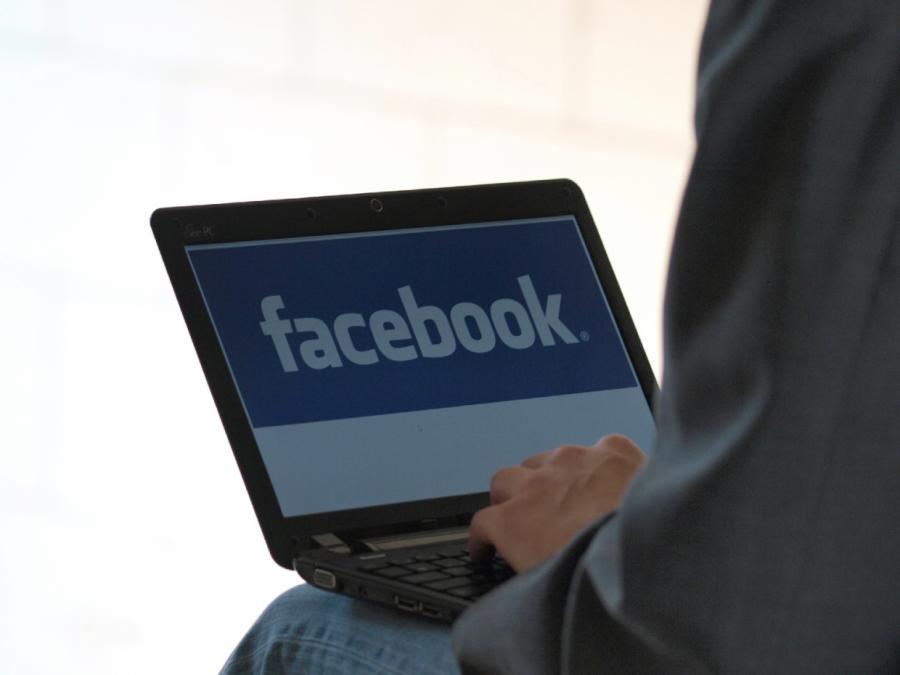Digitalstaatsministerin verlangt neues Geschäftsmodell von Facebook