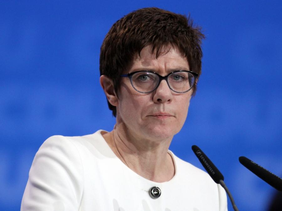 AKK stößt als Verteidigungsministerin auf geteiltes Echo