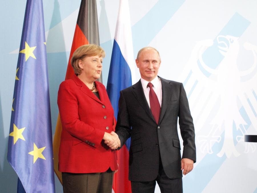 Russland hofft auf positives Merkel-Putin-Treffen