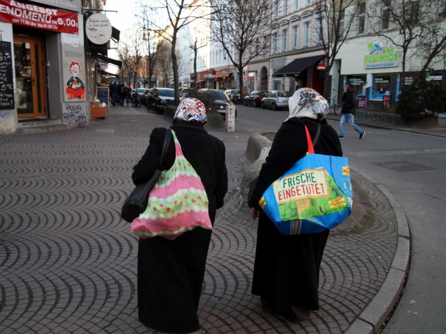 Islamwissenschaftler sieht Kopftuch nicht als religiöses Symbol