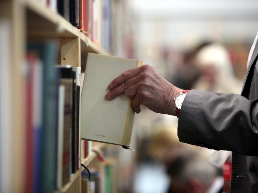 Umfrage: Deutsche greifen in Pandemie vermehrt zu Büchern