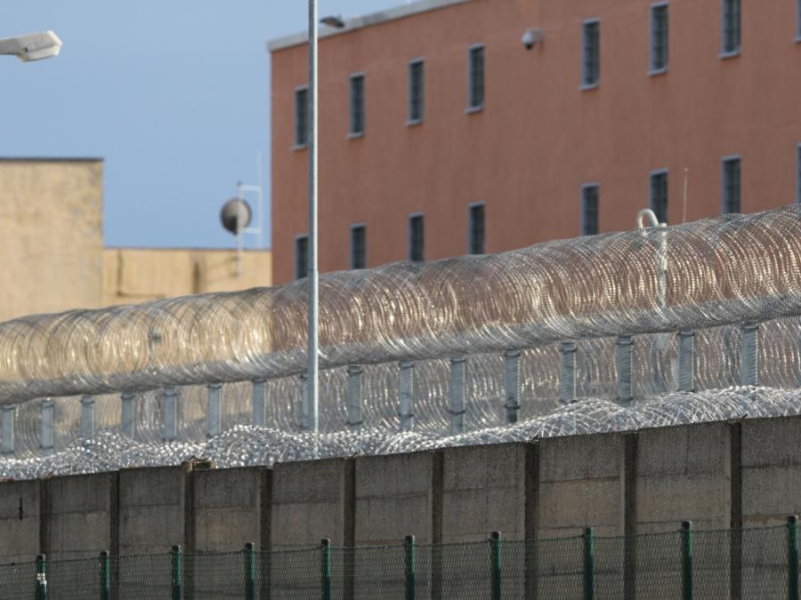 Justizsenator: Flüchtlinge nicht mit Strafgefangenen inhaftieren