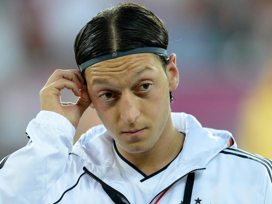 Grünen-Politiker will Özil höchste Sportauszeichnung aberkennen