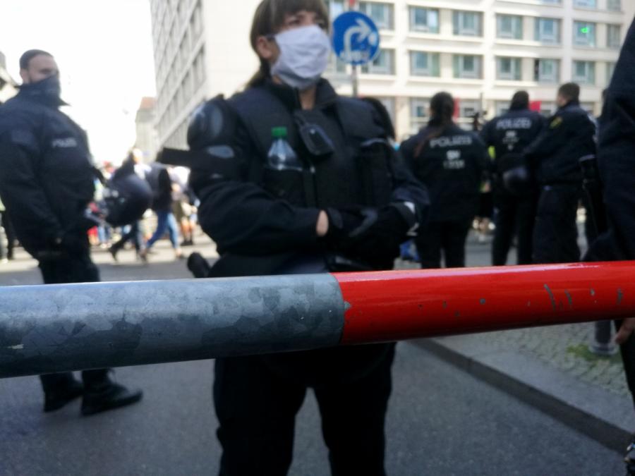 Randale und Festnahmen bei Berliner Corona-Protesten