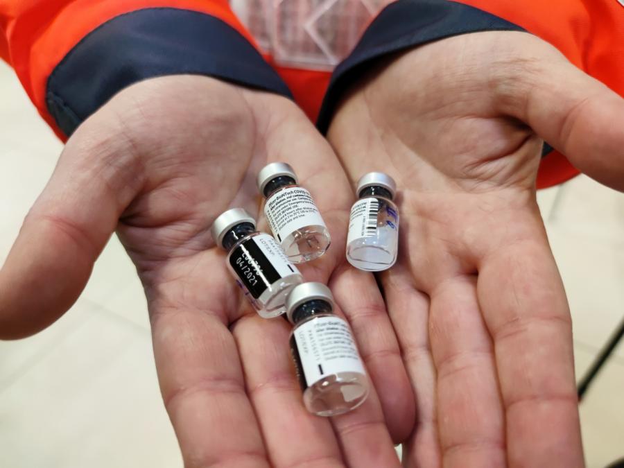 Impfdosen-Hortung erreicht neuen Rekord - Ausfälle bei Biontech