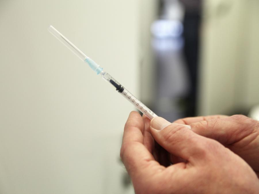 Deutschland setzt Impfungen mit Astrazeneca aus